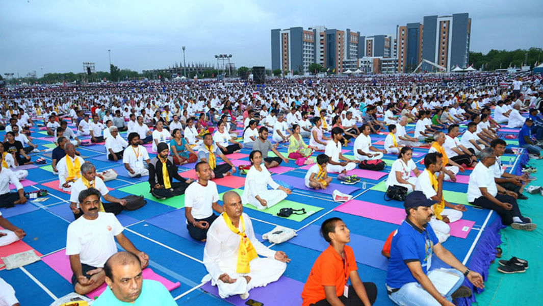 Largest yoga class header