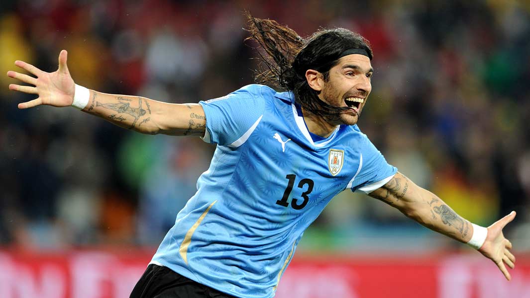 Most professional football soccer teams played for by an individual thumb