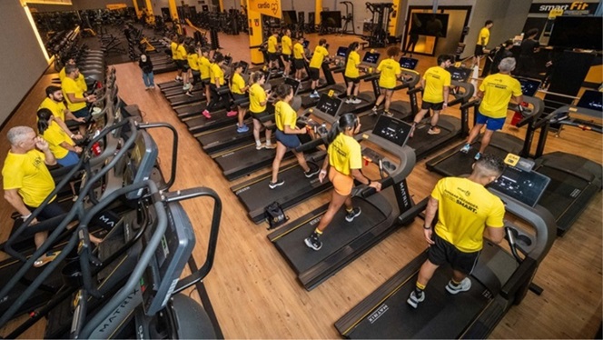 Recorde-mundial-SmartFit-maior-numero-de-pessoas-correndo-em-esteiras-multiplos-locais